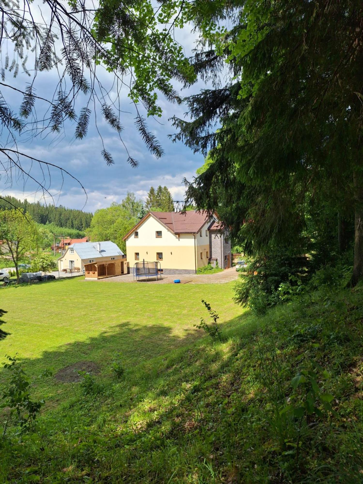 Vila Pohoda Javorniky S Rozlahlym Pozemkom Makov Extérieur photo