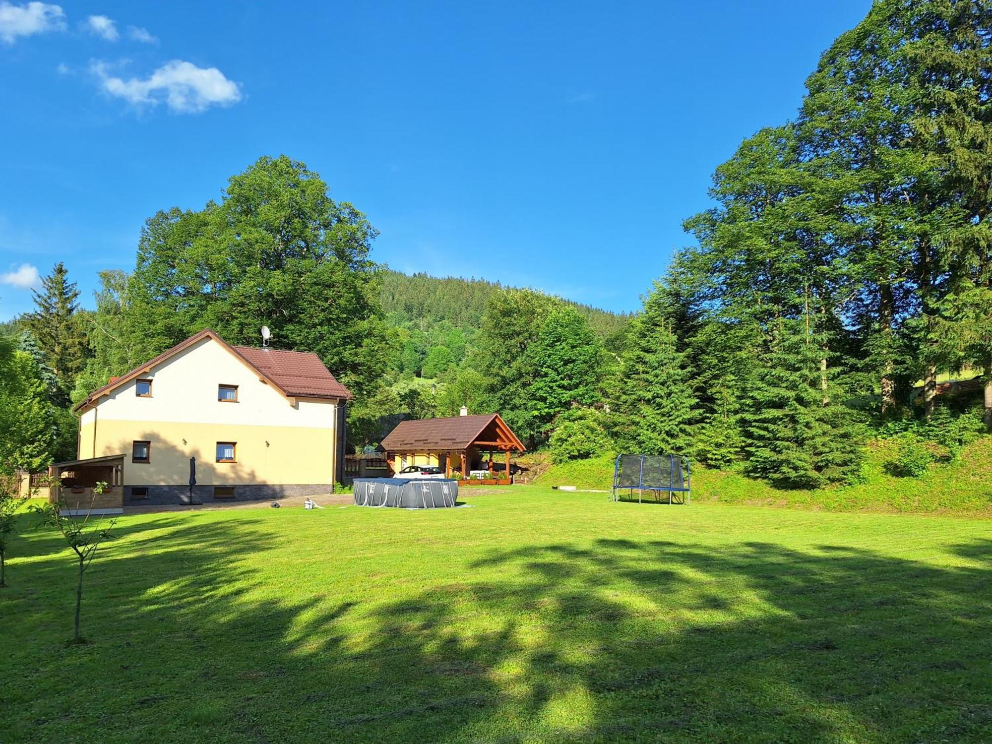 Vila Pohoda Javorniky S Rozlahlym Pozemkom Makov Extérieur photo